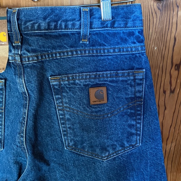 32x36 Carhartt relaxed fit jeans. - Picture 4 of 5